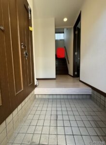 玄関も広々としております♪