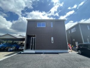 物件正面からの写真です。