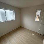 2階 納戸(4.5帖)の写真です。クローゼットも備え付けられています。