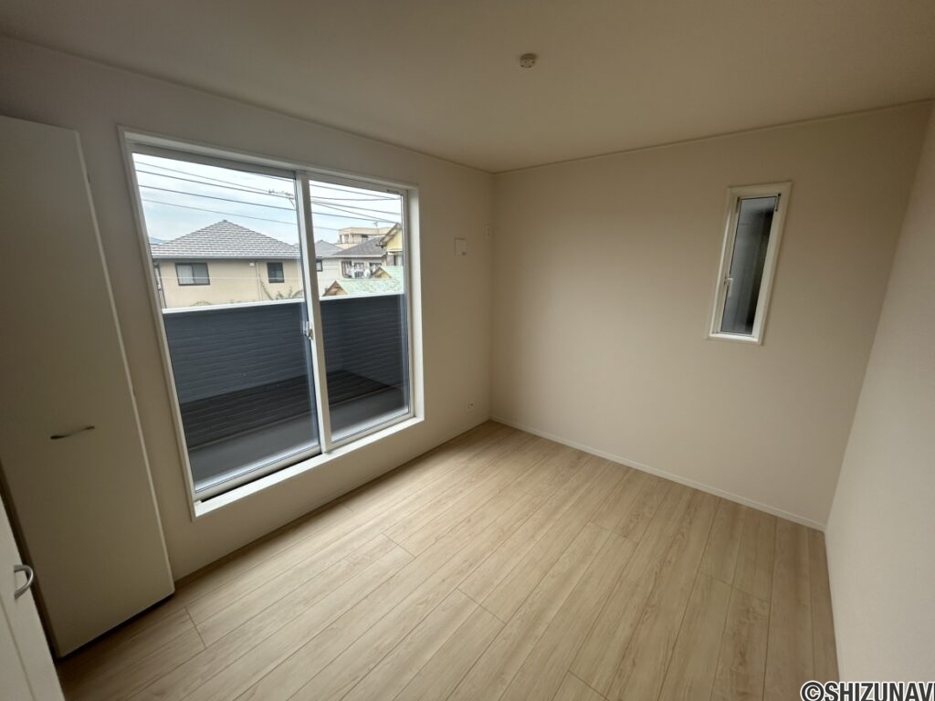 2階 洋室(6.0帖)の写真です。