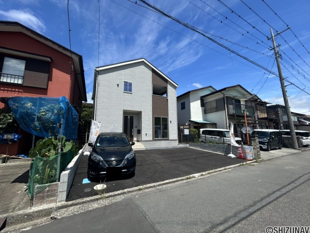 物件南西側からの写真です。