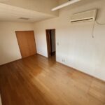 ２階洋室の別角度のお写真です。