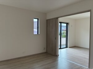 リビングと1階洋室です。