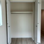 1階洋室の収納です。枕棚 耐荷重は70kgです。