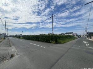 【前面道路（南東角）】