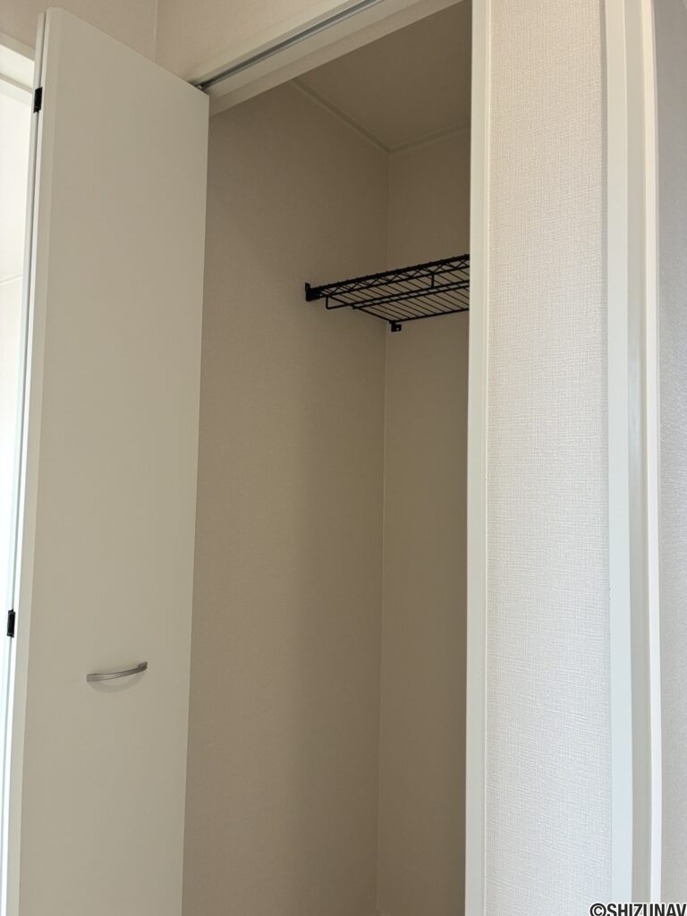 2階トイレ前の収納です。