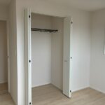 東側5.7帖洋室です。