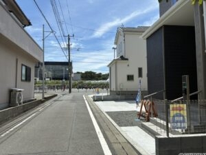 南側には原駅の駐輪場がございます。
