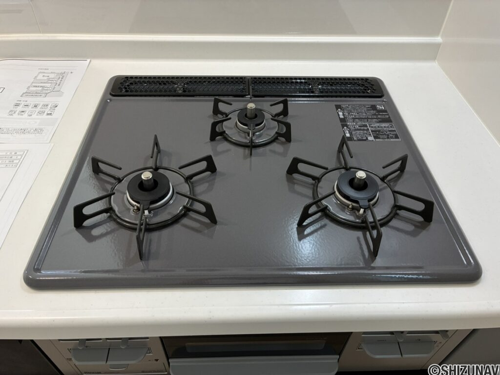 ３口のガスコンロです。