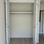 真ん中の洋室（5.25帖）のクローゼットです。