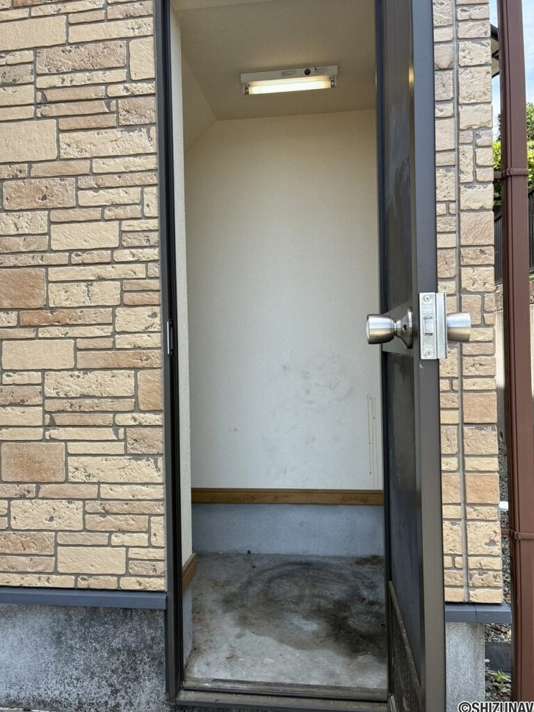 屋外物入