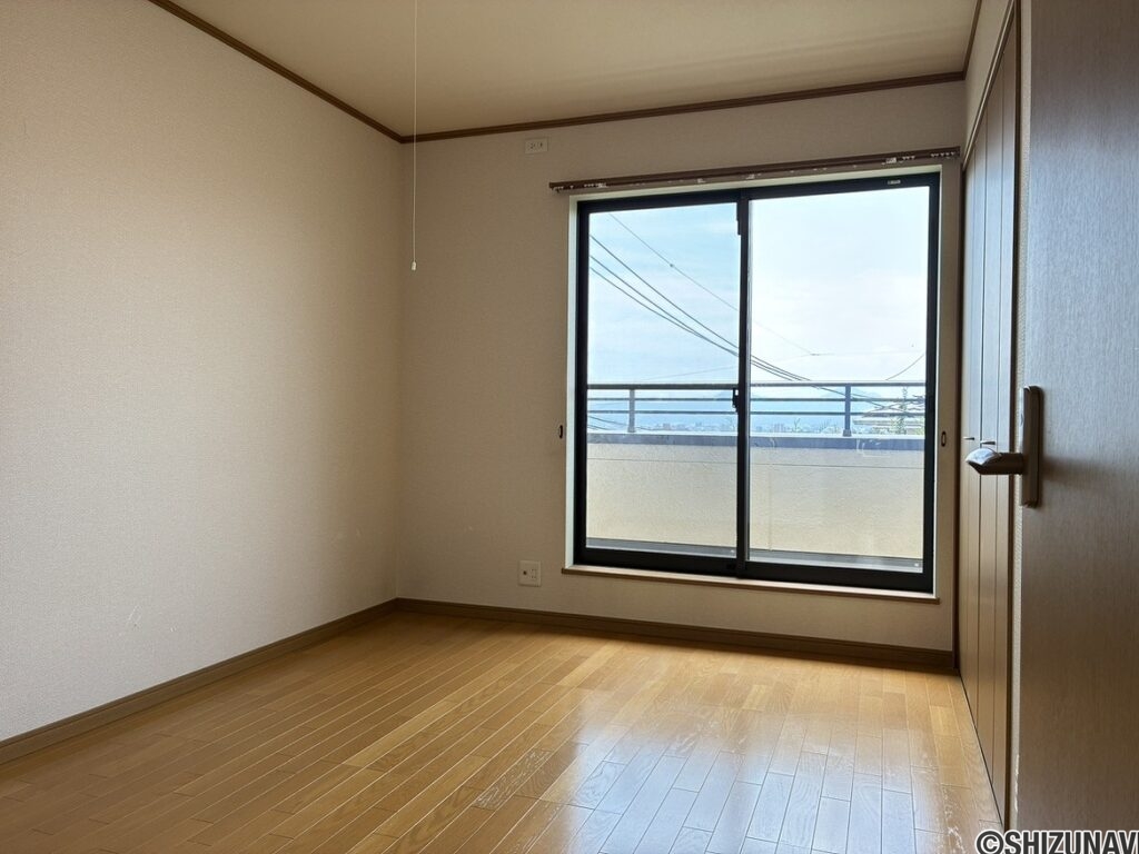 洋室（2階中部屋）