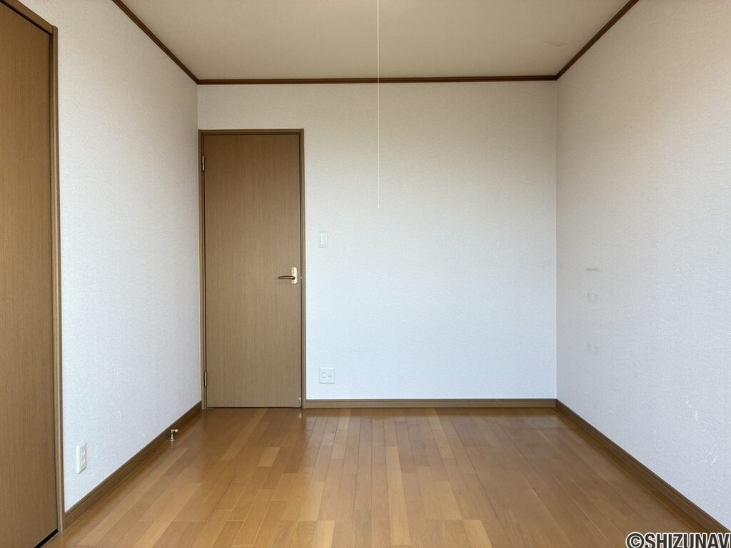 洋室（2階中部屋）