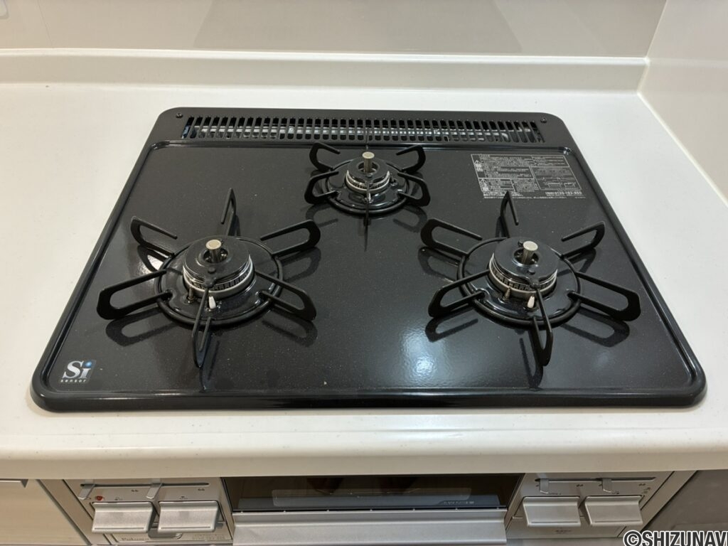 ３口のガスコンロです。