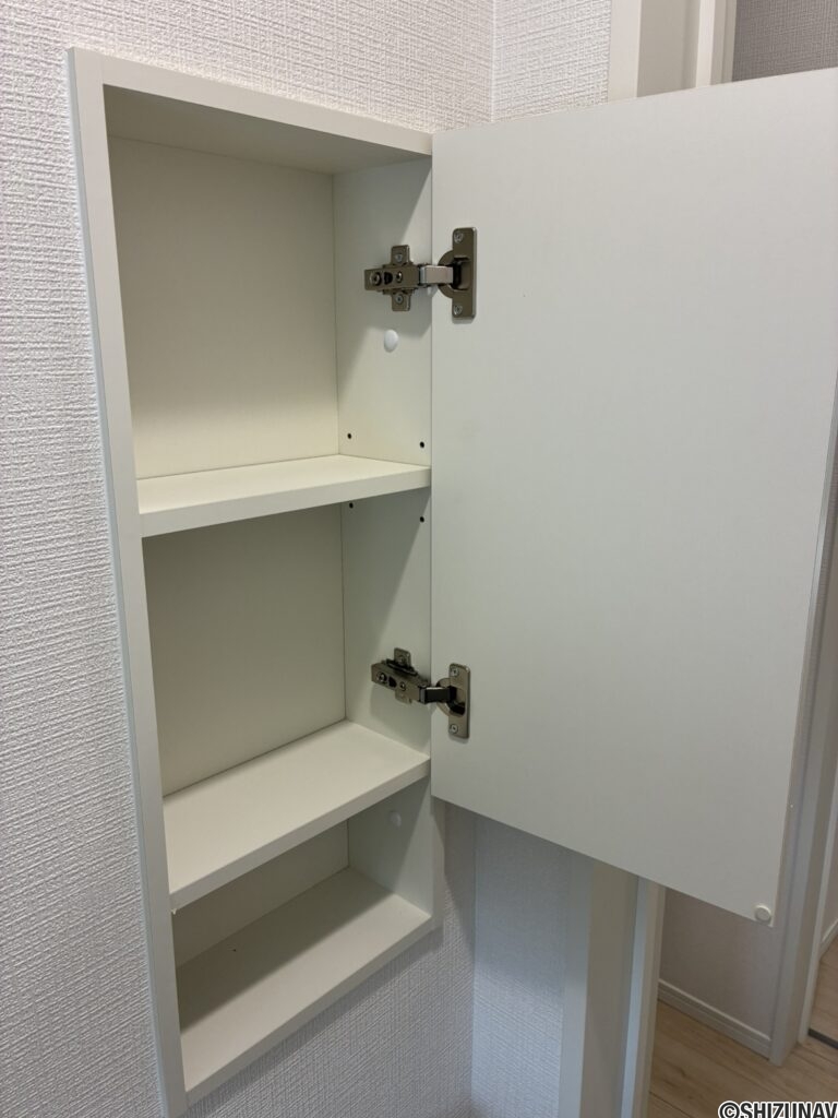 壁埋め込み収納です。