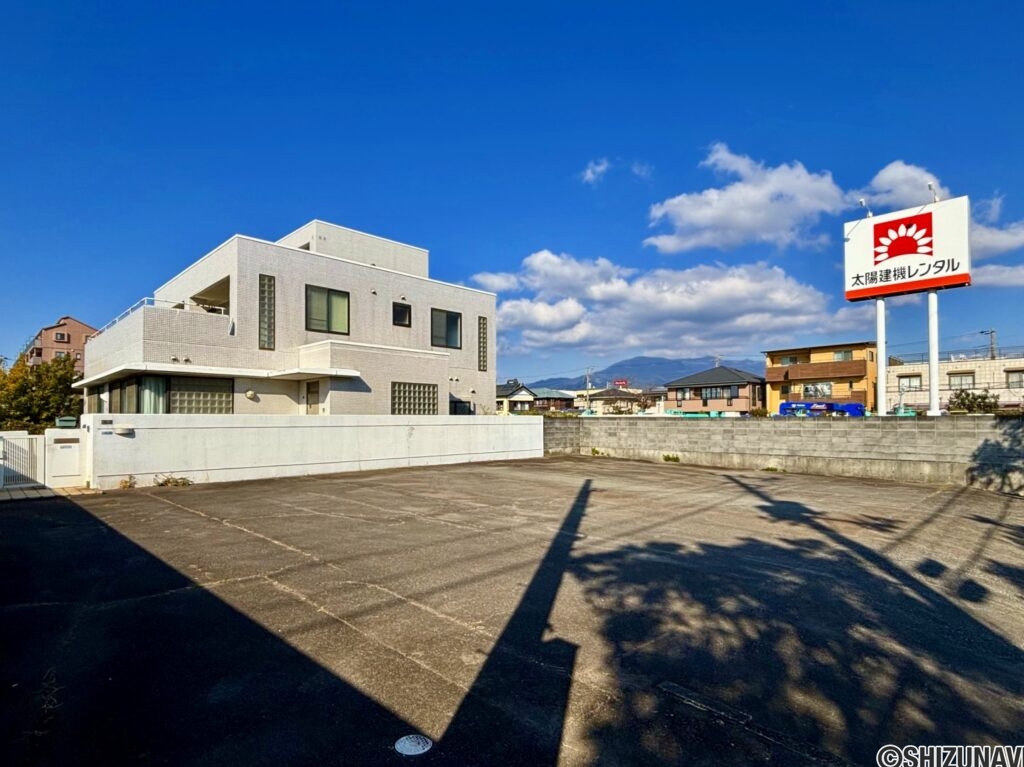 沼津市新沢田町　RC3階建の画像