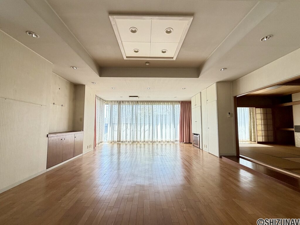 沼津市新沢田町　RC3階建の画像