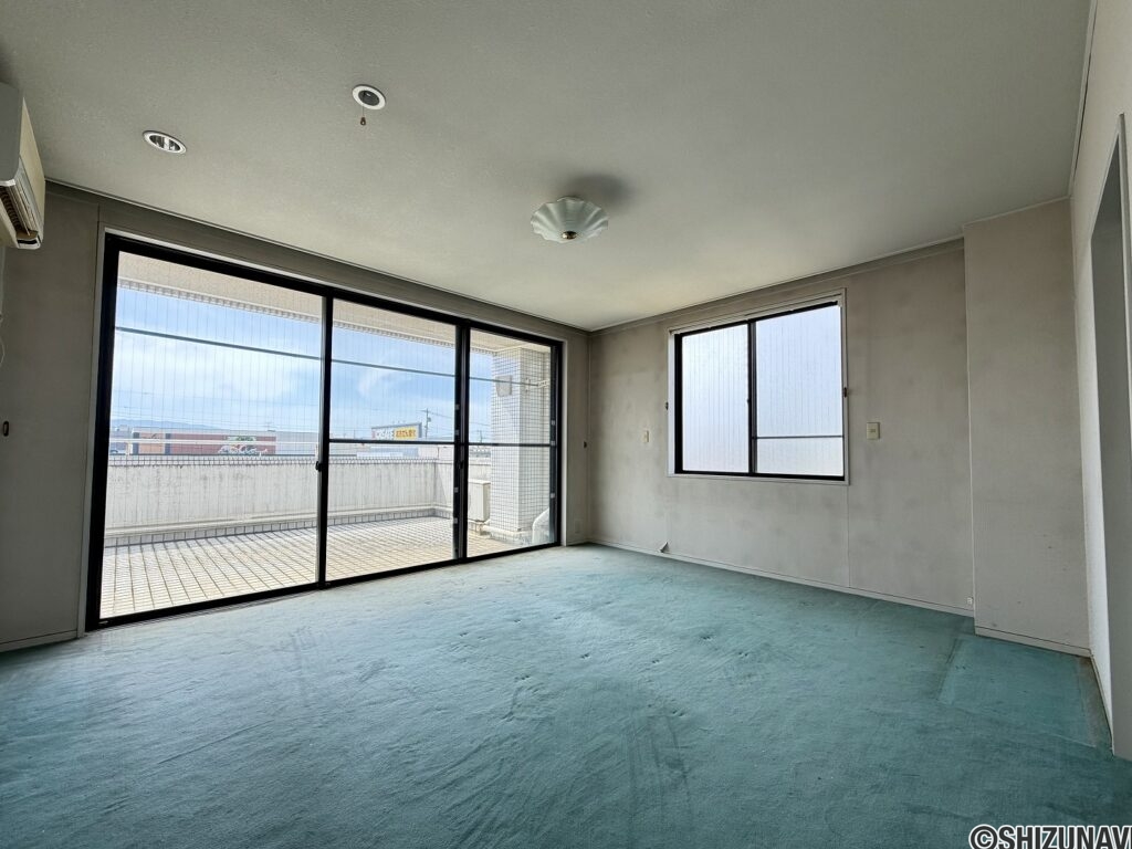 沼津市新沢田町　RC3階建の画像