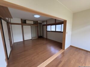 1階洋室です。エアコン備え付けです。