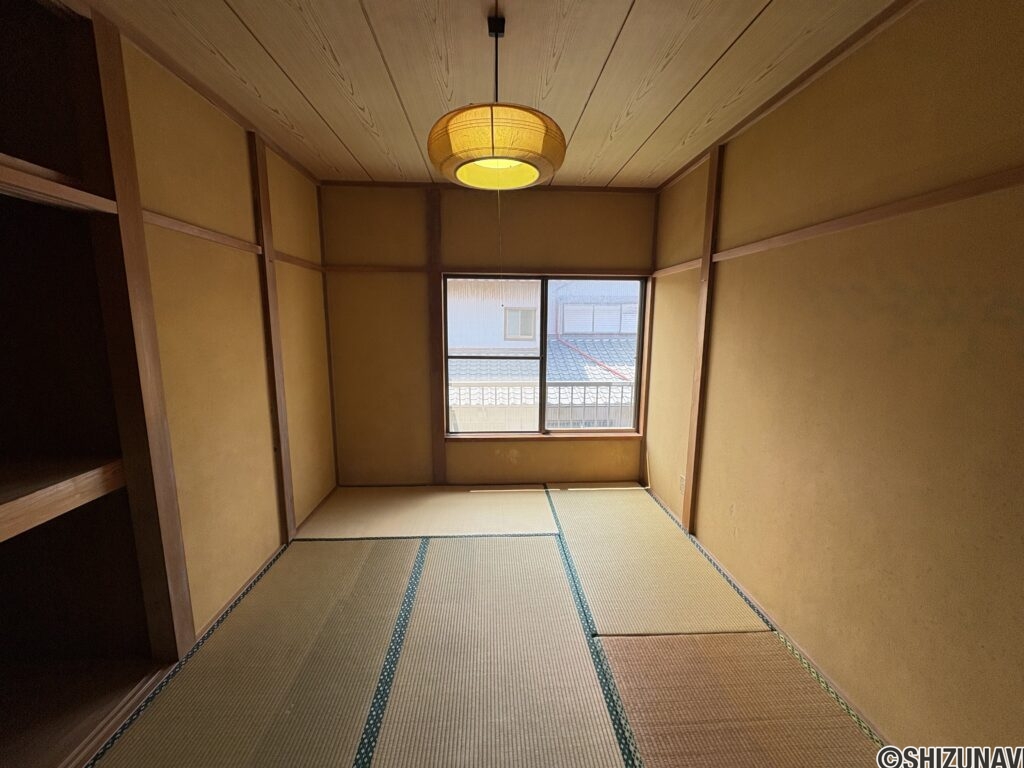 2階6畳の和室です。