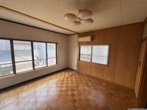 約8帖ほどの広さがございます。