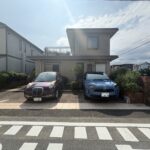 駐車場は3台分ございます。