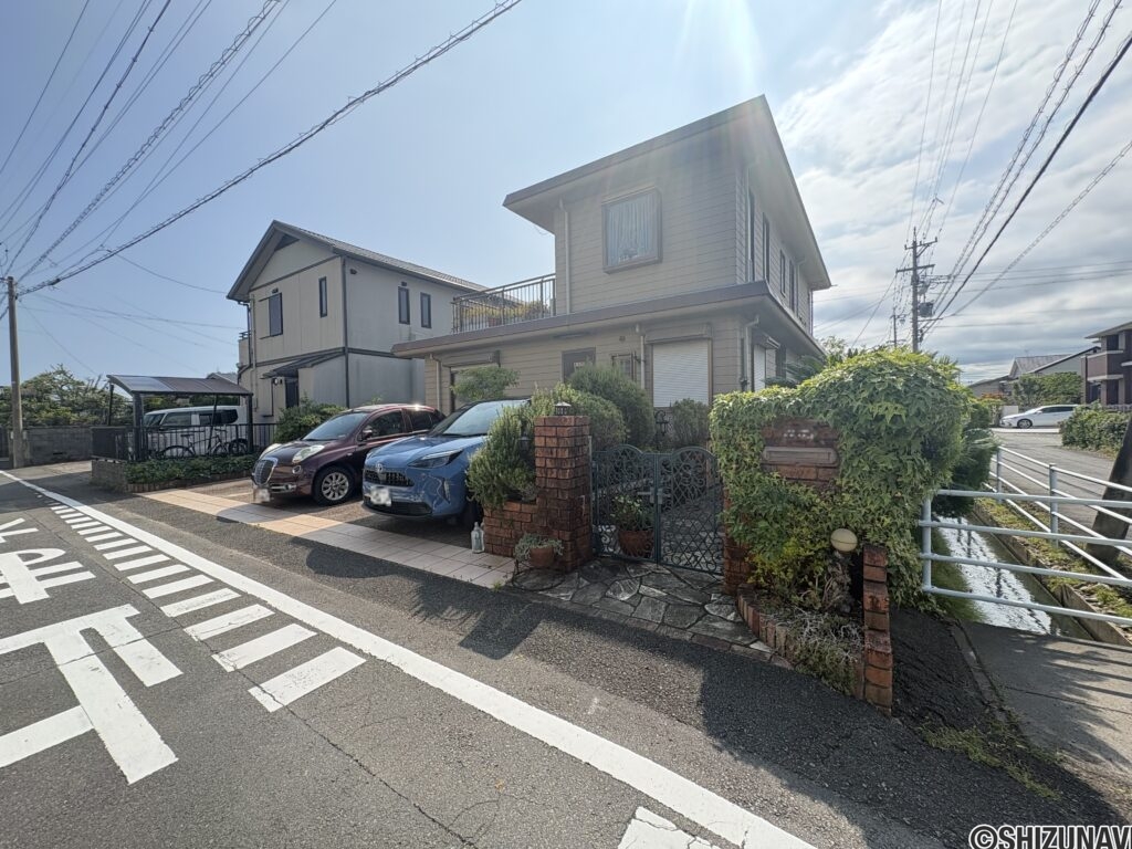 ハウスメーカー施工の軽量鉄骨住宅です！