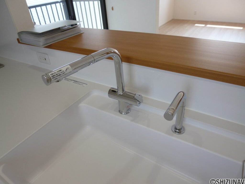 「浄水器付水栓」と「きれい除菌水」の水栓はどちらもタッチレス