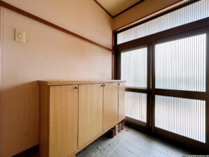 【玄関内観】