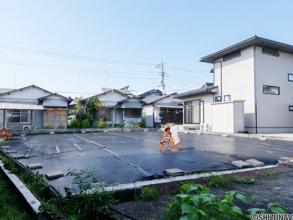 現地（前面道路から）
