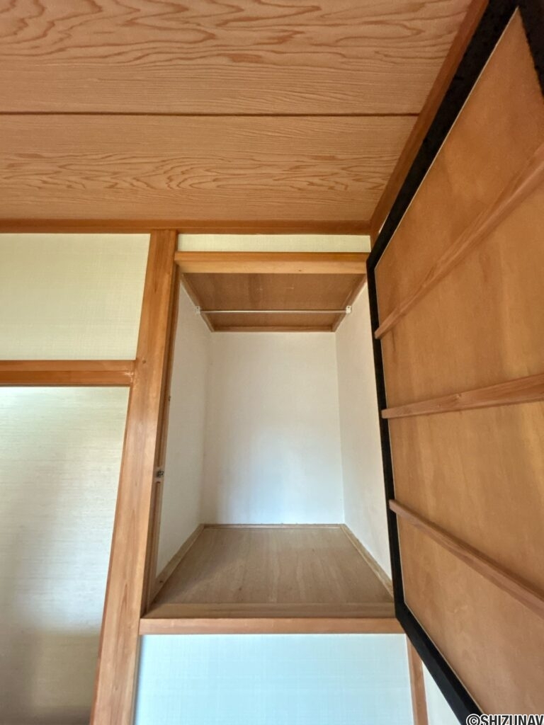 【２階和室収納②】