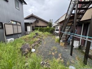 道原　敷地内より