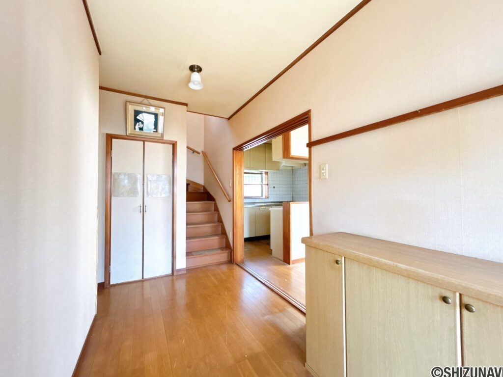 【1階廊下】