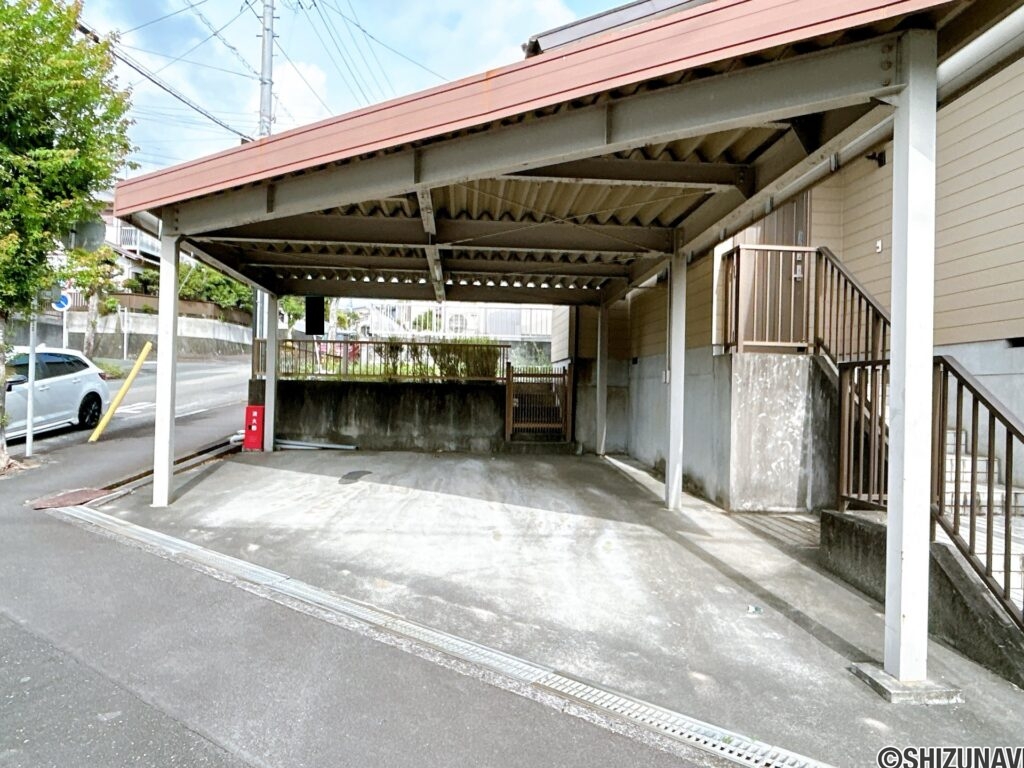 【リフォーム後／駐車スペース】駐車場は並列２台の駐車が可能です。カーポートを解体し、ゆとりある駐車空間に変更予定です。
