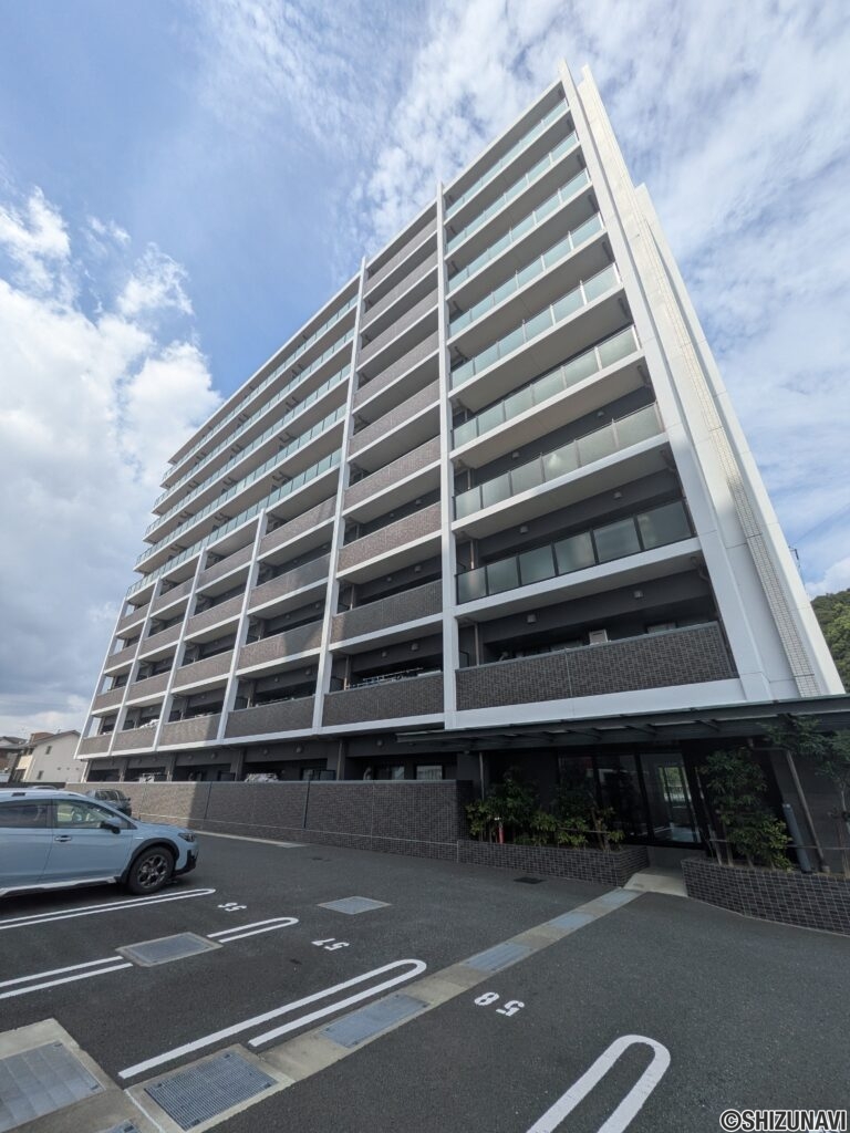 【外観】築6年10階建てのマンションです！