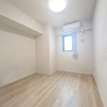 【洋室③】5.7帖。仕事部屋、子供部屋などにピッタリ！