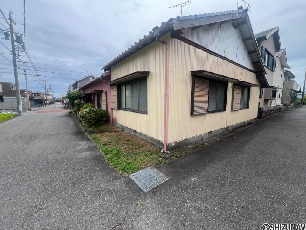 後方から
