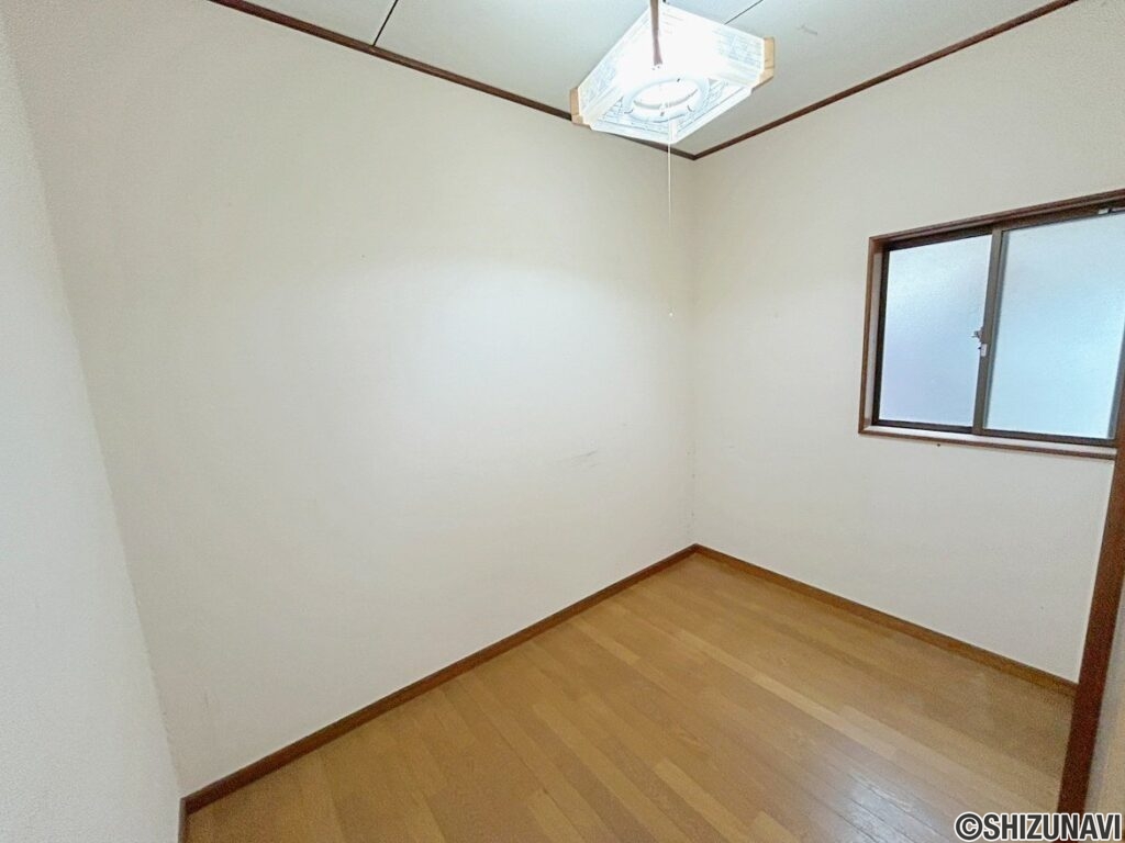 松富4　納戸