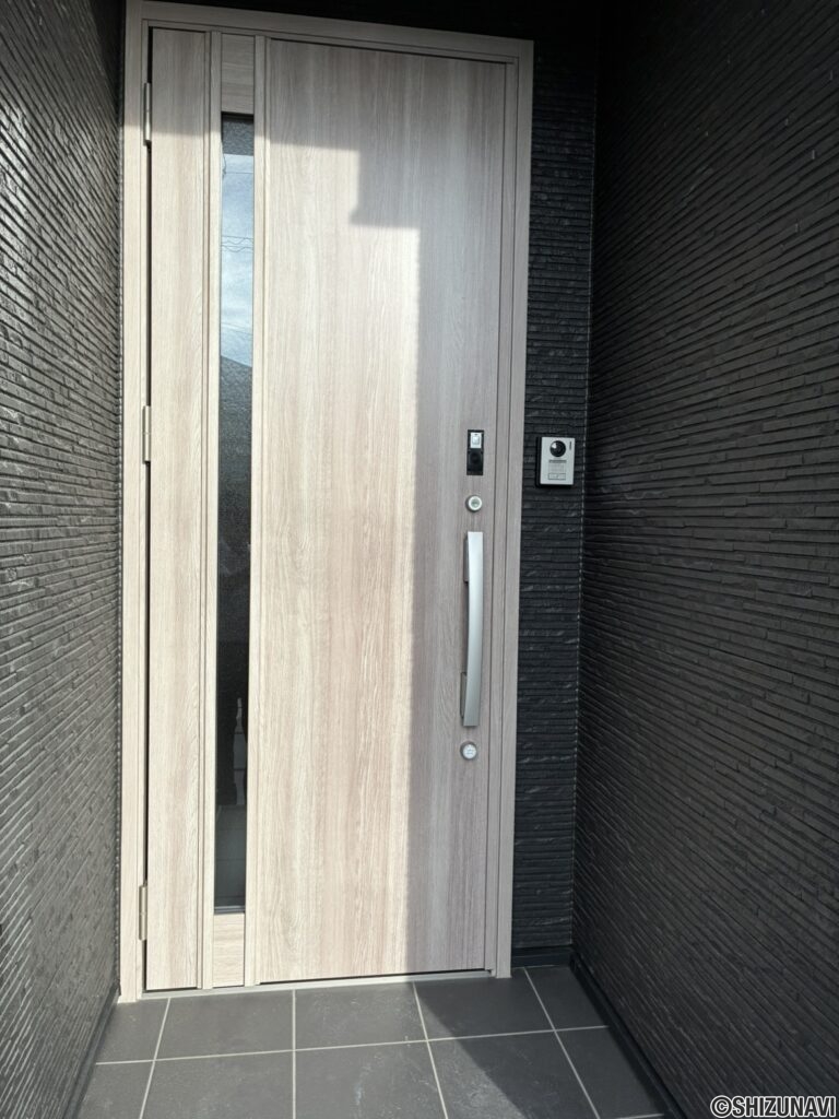 玄関ドア
