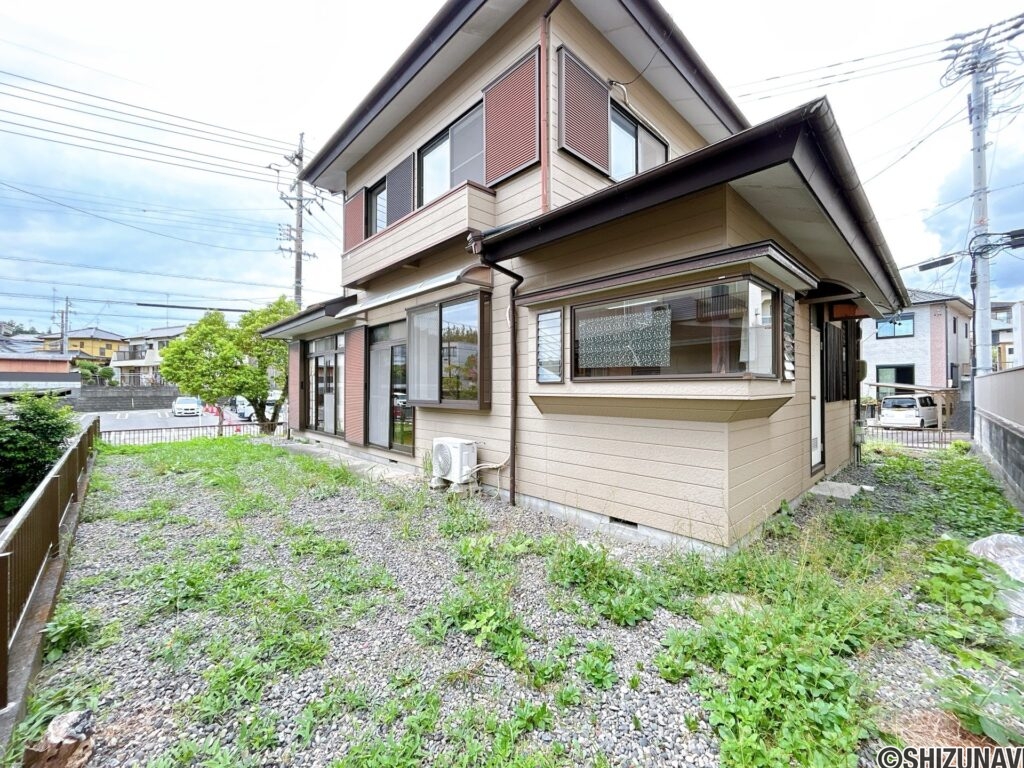 【リフォーム前／庭】防草シート敷きをしてお渡しいたします。