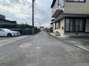 前面道路は藤枝市所有の位置指定道路です。