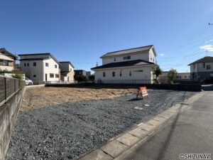 【仲介手数料不要・解体更地渡し・建築条件無し】浜松市浜名区小松　土地　広々とした79坪　の画像
