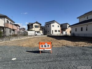 【仲介手数料不要・解体更地渡し・建築条件無し】浜松市浜名区小松　土地　広々とした79坪　の画像