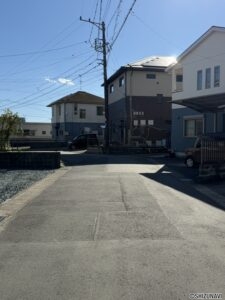 前面道路から南側に見た写真です。