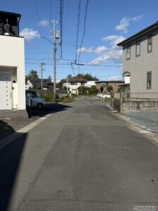 前面道路から北側に見た写真です。