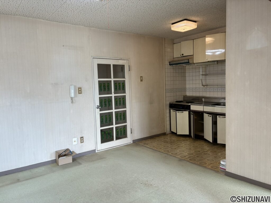 沼津市　サンコーポ吉田509　室内
