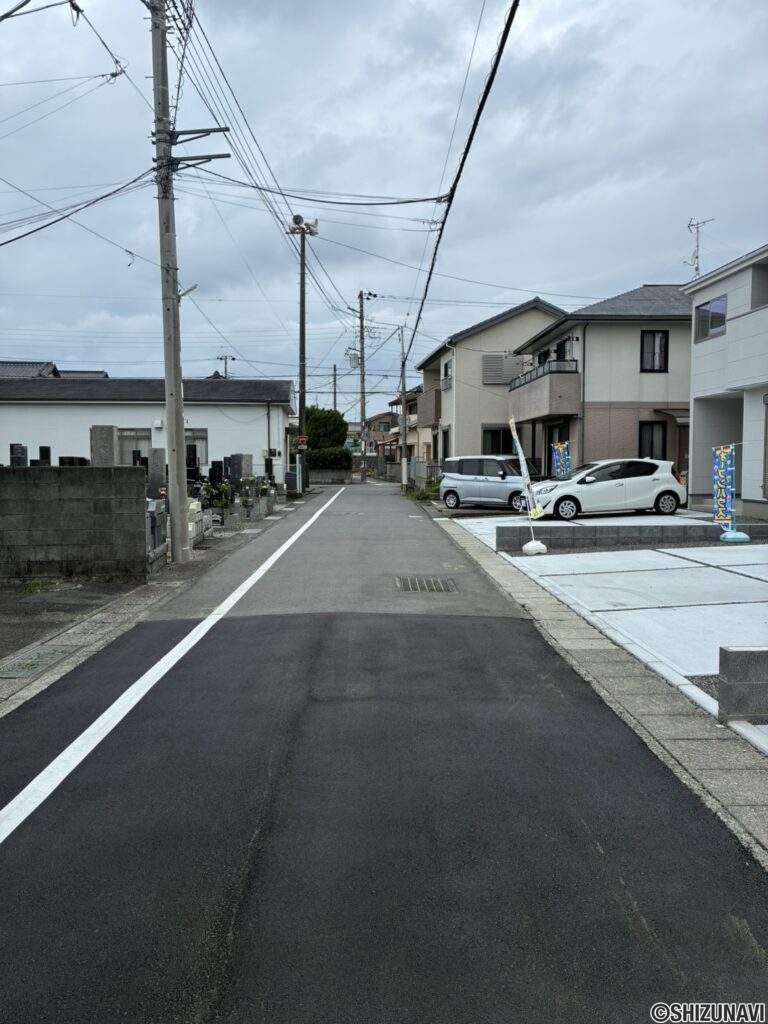 前面道路【北西側】