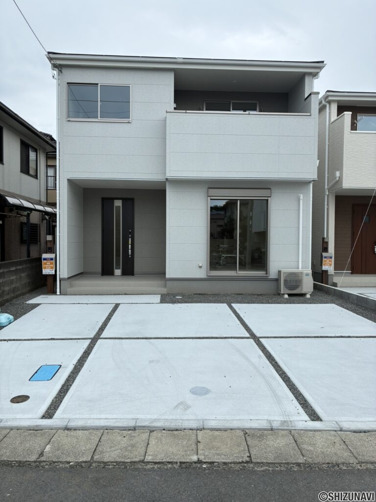 【1号棟】　外観写真　エアコン付