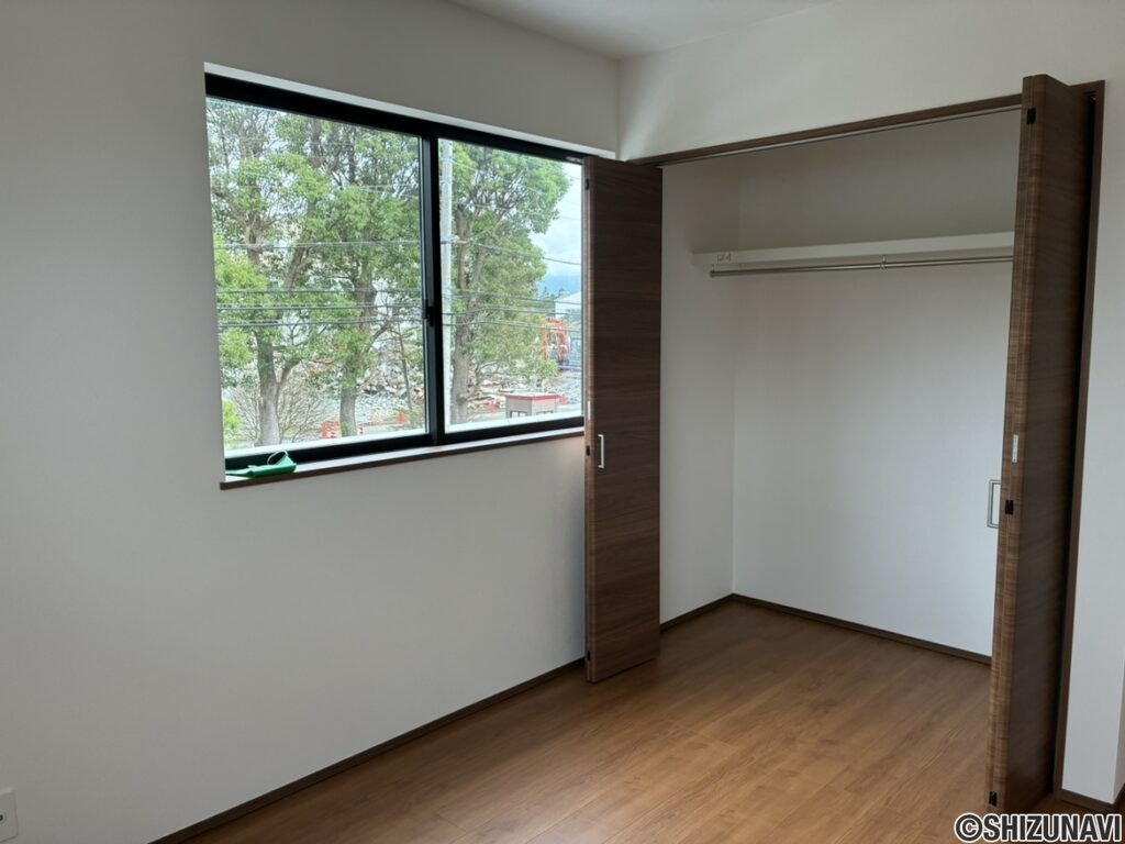 洋室５．８帖