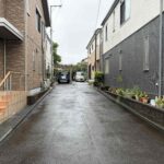 西側私道の様子。